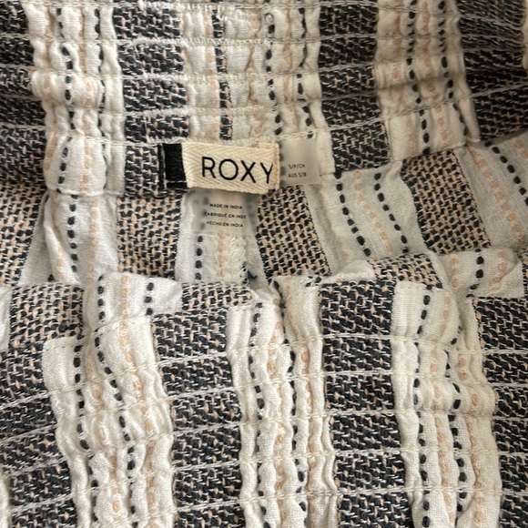 NWT! Roxy Beach Shorts - Picture 3 of 4